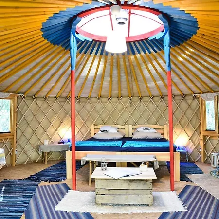 Alfoeldi Jurta Hytte *