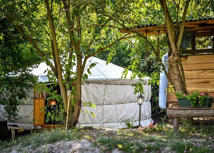 Lodge Alfoeldi Jurta